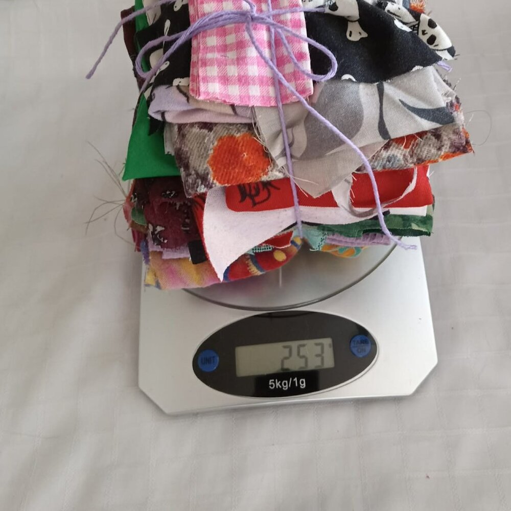 M) Want to renew your fabric stash for your creative projects? +1/2 lb fabrics